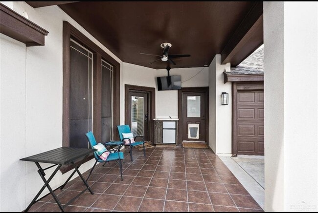 Building Photo - 21 N Loretta Lynn Dr