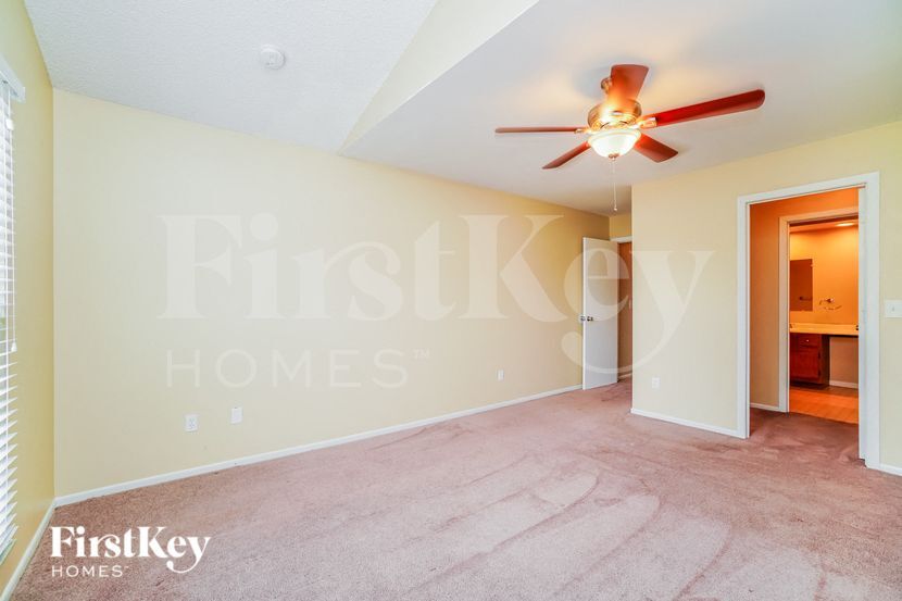 Building Photo - 1103 Crestview St