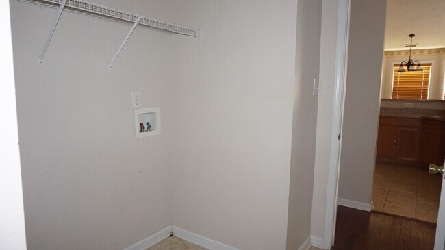 Building Photo - 104 Nesting Ln