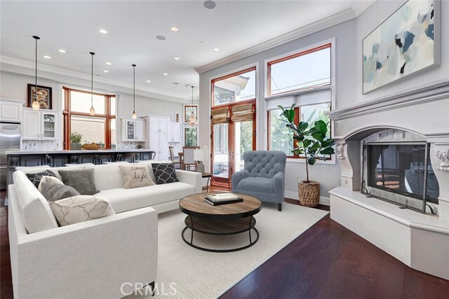 Building Photo - 3404 N Poinsettia Ave