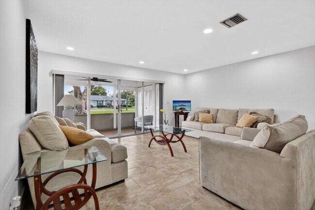 Building Photo - 5093 Privet Pl