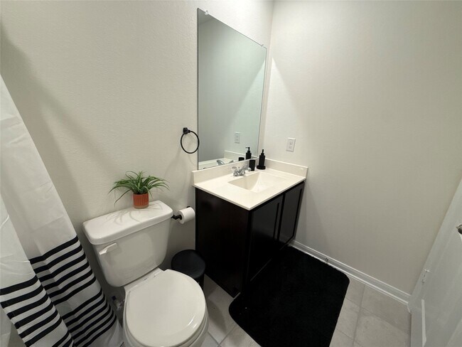 Building Photo - 527 Baobab Wy