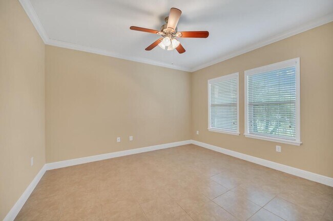 Building Photo - 5335 NW Wisk Fern Cir