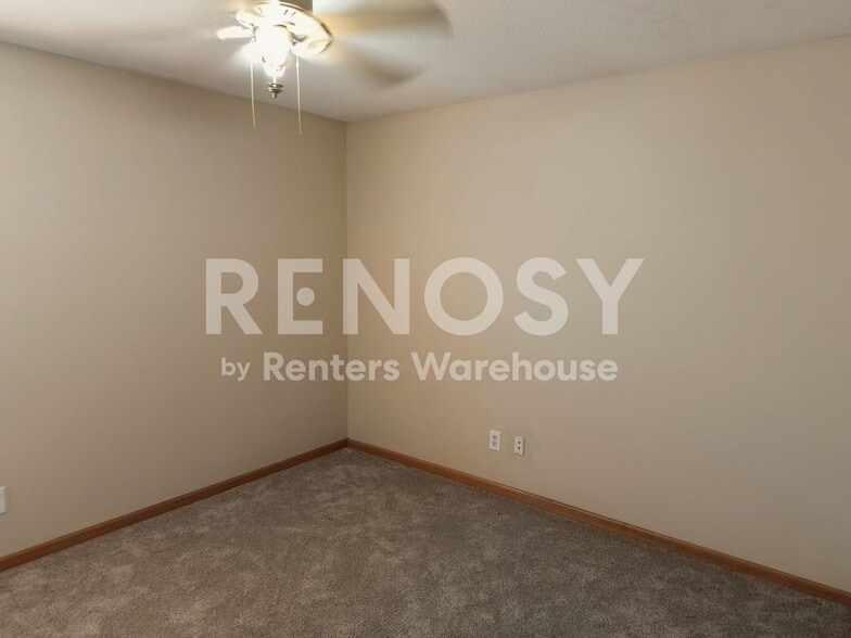 Building Photo - 15284 Florist Cir