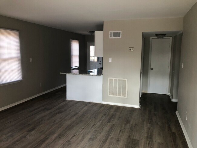 Building Photo - Spice Ridge