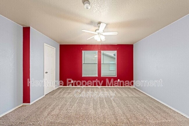 Building Photo - 915 Ridingate Farm