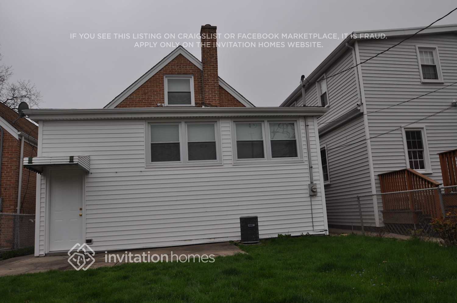 Building Photo - 6042 W Bryn Mawr Ave