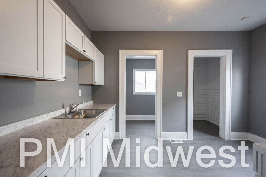 Building Photo - 24 N Euclid Ave