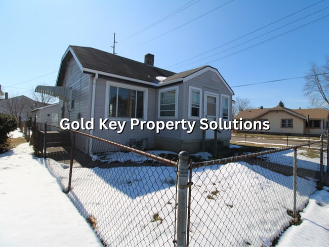 Building Photo - Nice 2 BR 1 BA House with Central Air and Garage (SECTION 8 APPROVED)