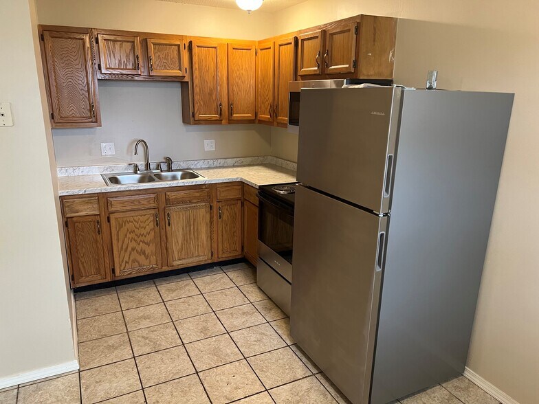 Building Photo - 2608 Dale Dr