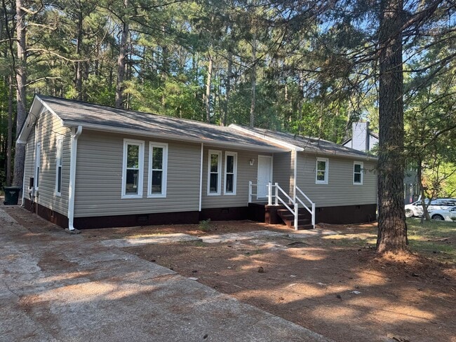 Building Photo - Gorgeous 3 bedroom home recently updated.