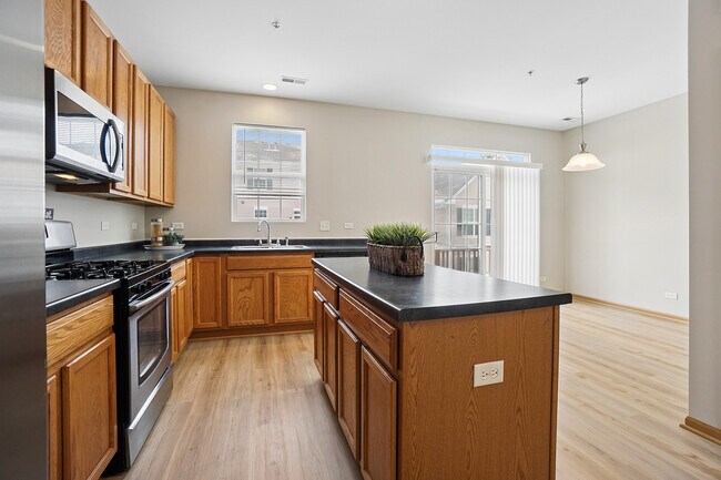 Building Photo - 3763 Bailey Rd