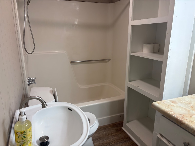 Building Photo - 603 Thornhill Dr