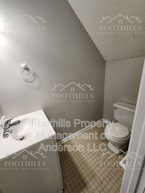 Building Photo - 108 Woodland Dr
