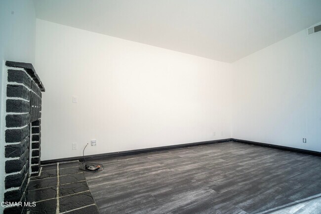 Building Photo - 837 Sunrise Ct