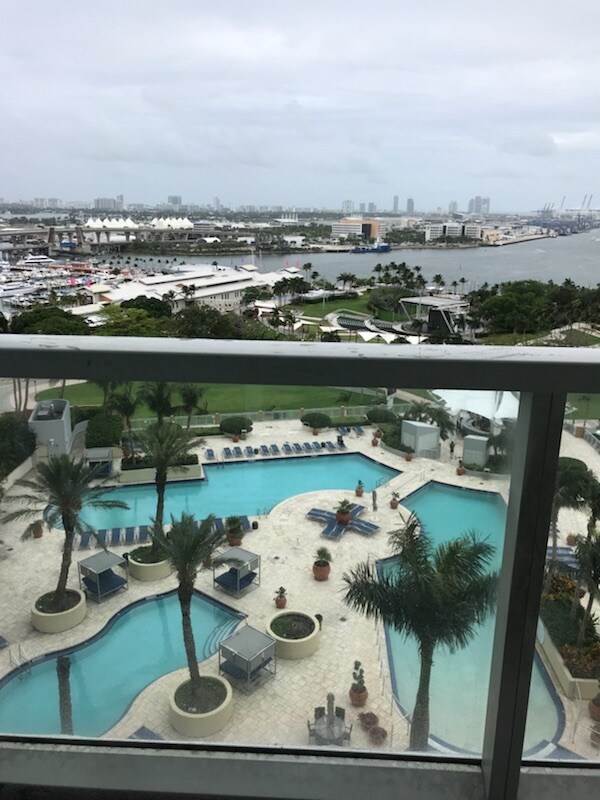 Building Photo - 253 NE 2nd St