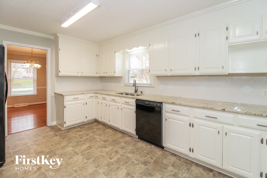 Building Photo - 535 Drumheller Rd