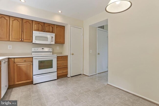 Building Photo - 9938 Wood Wren Ct