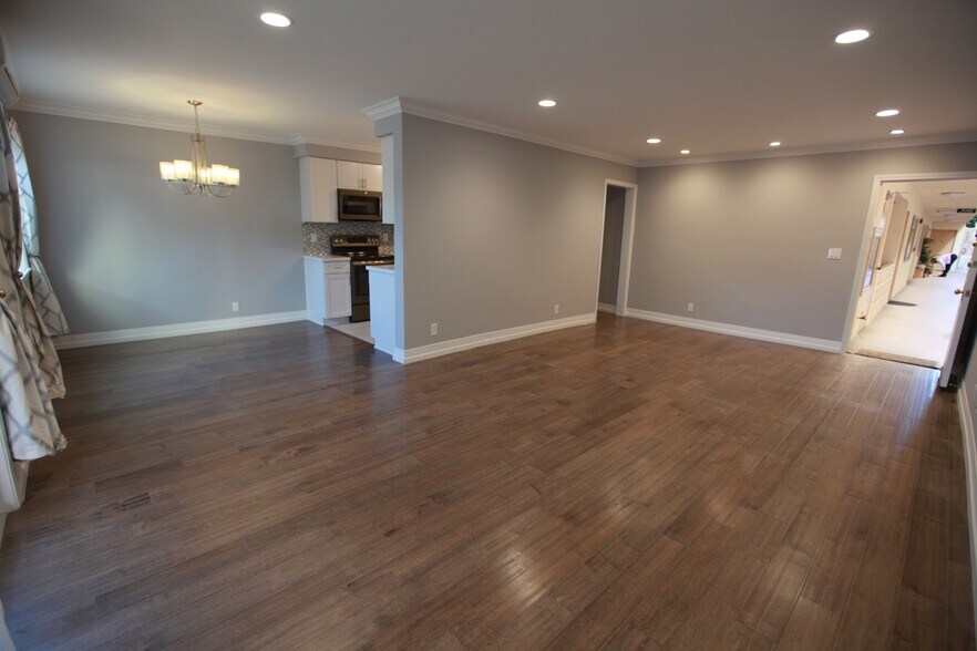 Building Photo - 1143 6th St