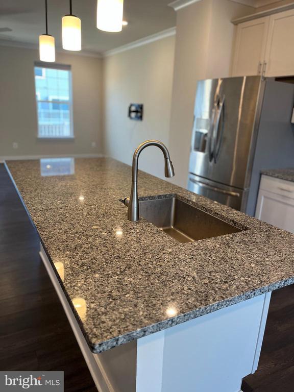 Building Photo - 7795 Barrensdale Rd