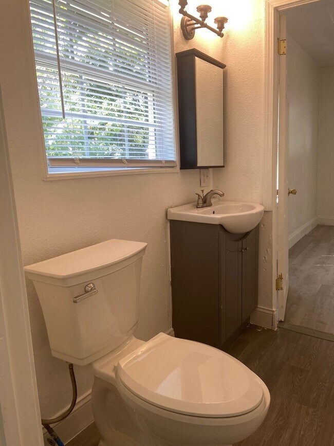 Building Photo - Single Family Home in Branson