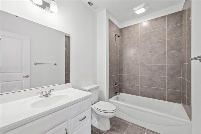 Building Photo - Spacious Home in Westhill Community - Rent...