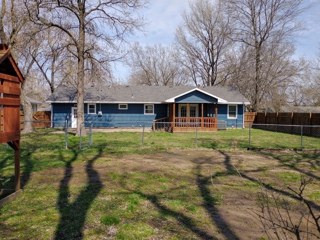 Building Photo - 1115 W Ashland St