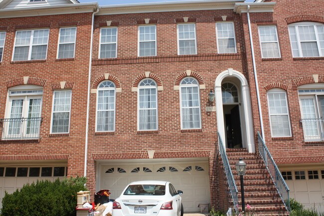 Exterior 1 - 2833 Grace Forest Pl