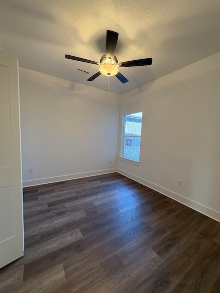 Building Photo - 4829 N Vassar Ave