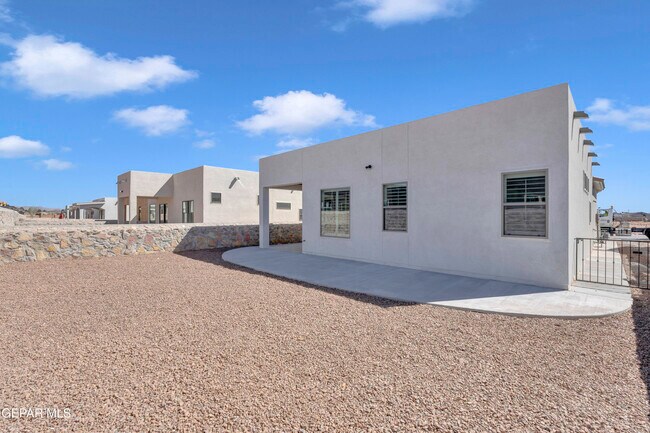 Building Photo - 15233 Expectation Ave