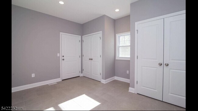 Building Photo - 227 E McClellan Ave