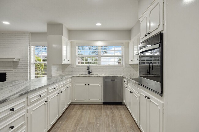 Building Photo - Completely Remodeled Four Bedroom