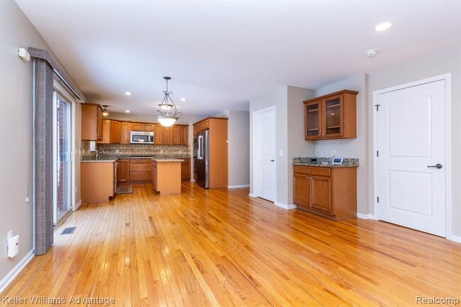 Building Photo - 24975 Bloomfield Ct