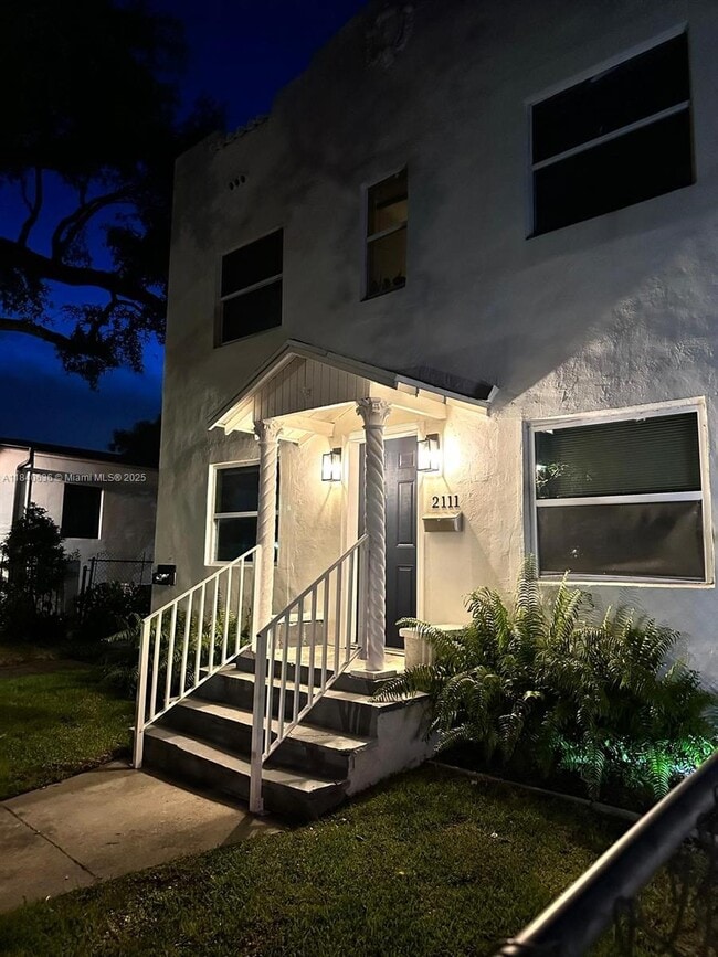 Building Photo - 2111 SW 14th Terrace