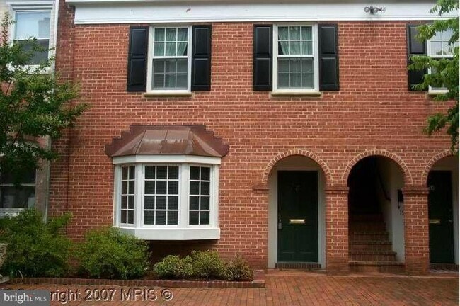 Primary Photo - 220 N St Asaph St