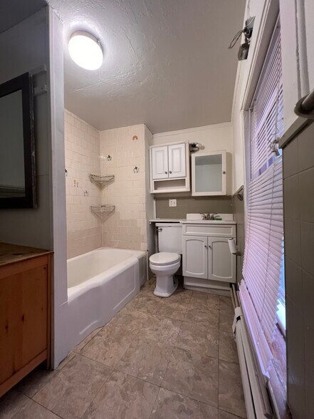 second floor bathroom - 2 Alfred St