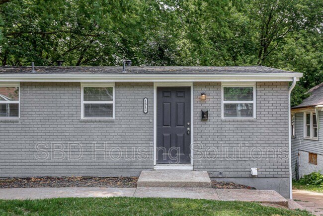 Building Photo - 1812 S Evanston Ave
