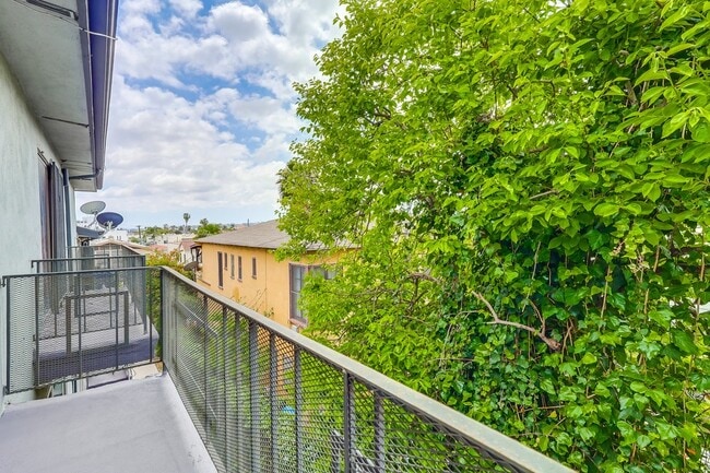 Balconies - West Adams Collection on 28th St