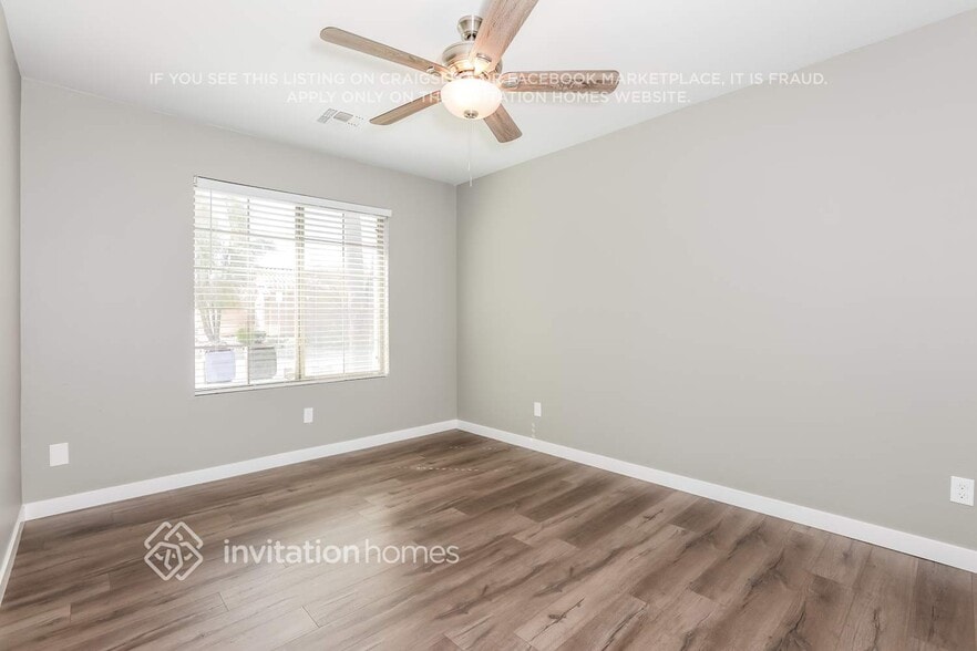 Building Photo - 23763 N Desert Dr