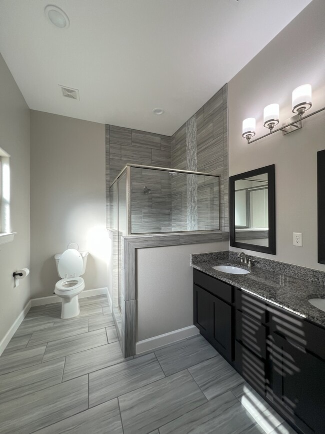 Master Bathroom - 3456 David Palacio Dr