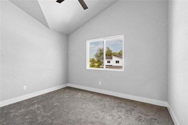 Building Photo - 657 Sun Meadows Loop