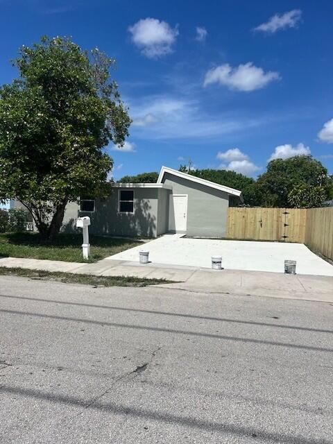 Primary Photo - 310 NW 4th Ave