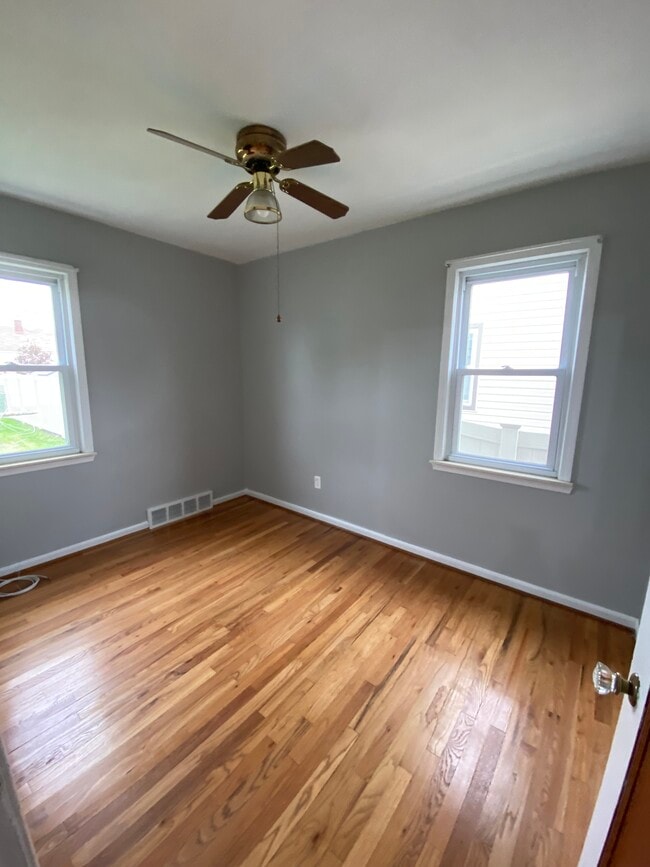 Building Photo - 1577 Lindbergh St