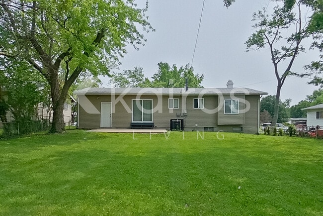 Building Photo - 2715 Benne Dr
