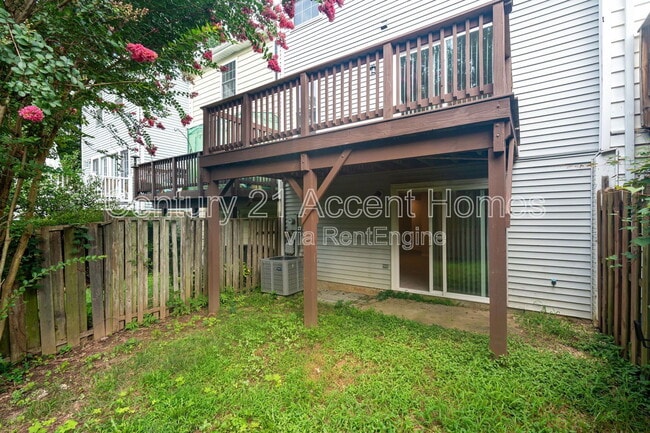 Building Photo - 5249 Spring Branch Blvd