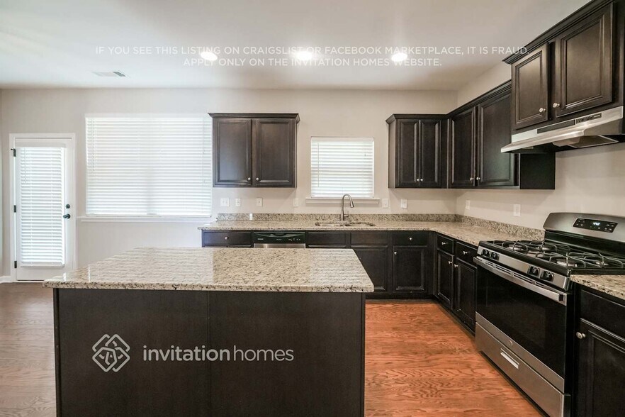 Building Photo - 4480 Lippencott Ln