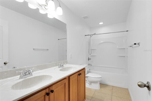 Building Photo - 337 Alfani St