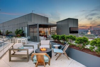 Building Photo - The Banks