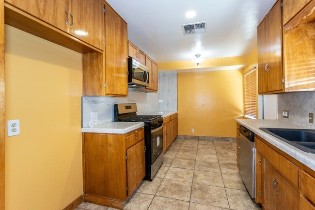 Building Photo - 1312 Telegraph Ave