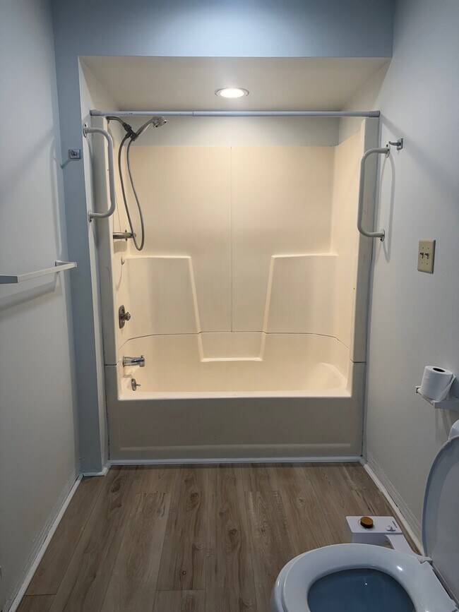 Building Photo - 1722 Wisconsin Ave